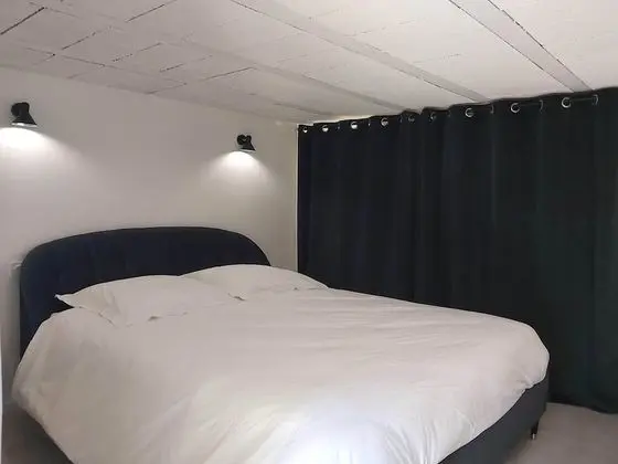 Classic Tek Büyük Yataklı Oda, Banyolu/Duşlu, Bahçe Manzaralı (The Wee Room)