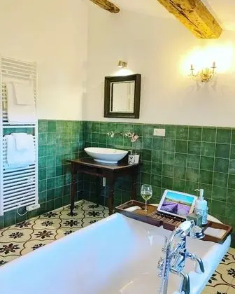 Deluxe Oda, 1 En Büyük (King) Boy Yatak, Üzüm Asması Manzaralı