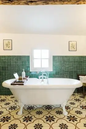 Deluxe Oda, 1 En Büyük (King) Boy Yatak, Üzüm Asması Manzaralı