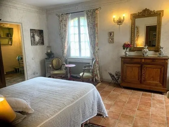 Grand Tek Büyük Yataklı Oda