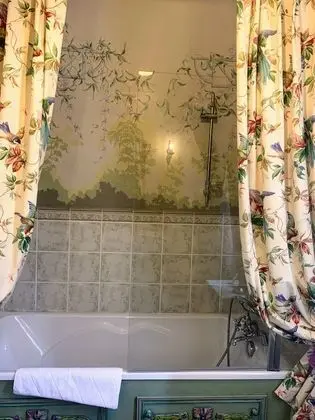 Grand Tek Büyük Yataklı Oda