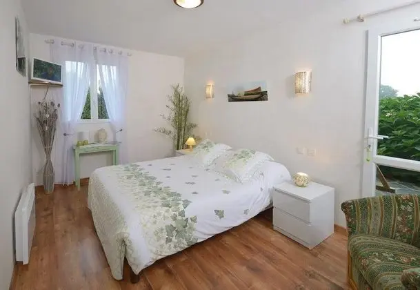 Tek Büyük veya İki Ayrı Yataklı Oda (Brins d'Herbes)