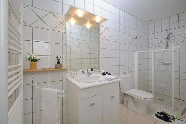 Tek Büyük veya İki Ayrı Yataklı Oda (Brins d'Herbes)