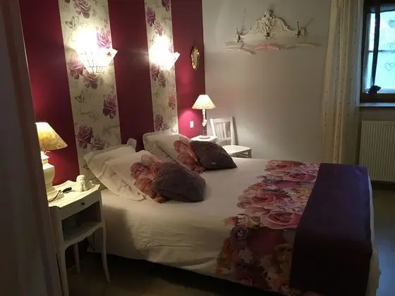 Romantic Tek Büyük Yataklı Oda (Charme)
