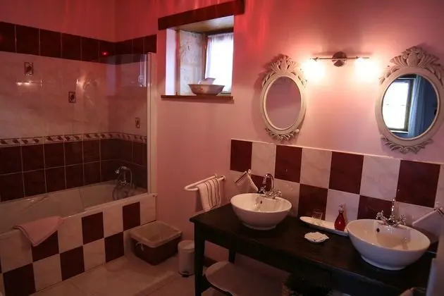 Romantic Tek Büyük Yataklı Oda (Charme)