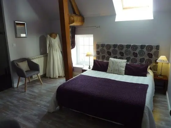 Tek Büyük Yataklı Oda (Cambremer)