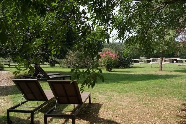 Tek Büyük veya İki Ayrı Yataklı Oda, Bahçeli (Chambre Pourpre)