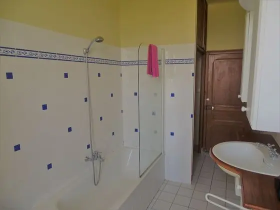 Tek Büyük Yataklı Oda, Özel Banyo (Trencavel)