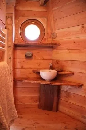 Ağaç Ev (Hut on Stilts)