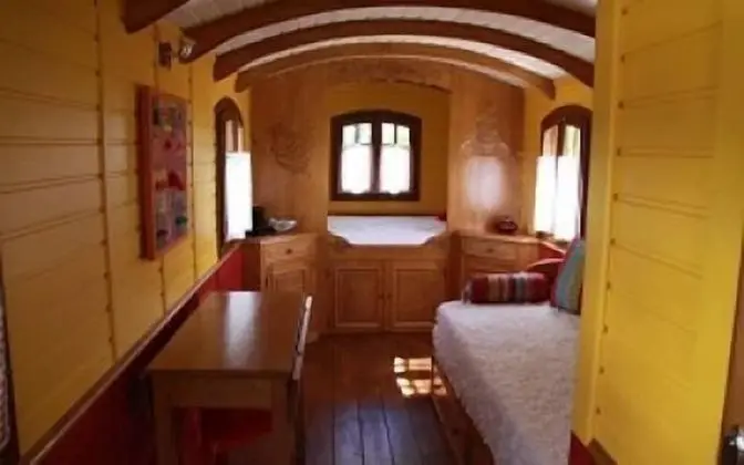 Karavan (Roulotte Fagaras)