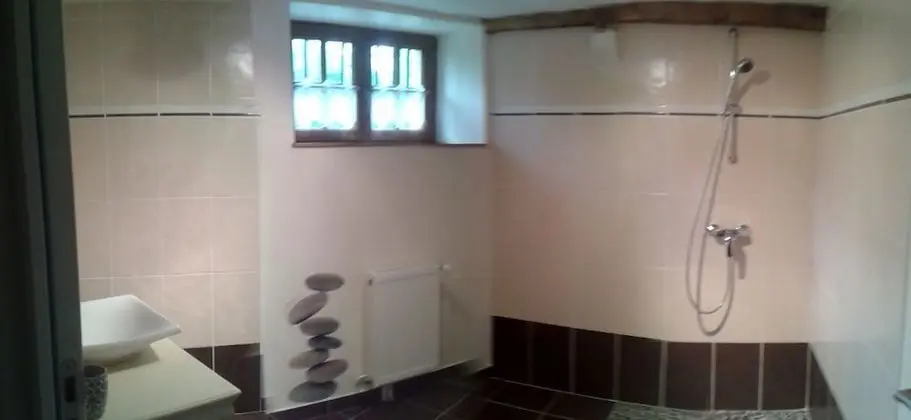 Dört Kişilik Oda (La Rose des Sables)