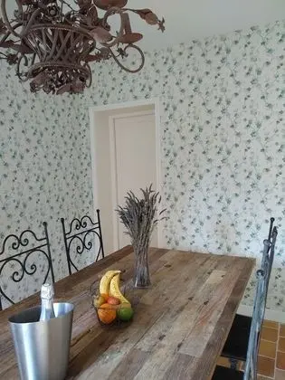 Family Kır Evi, Banyolu/Duşlu (Gîte Mimi Pinson)
