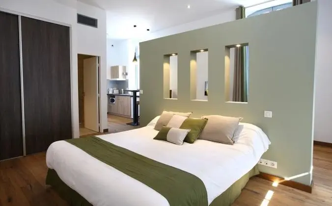 Comfort Tek Büyük Yataklı Oda