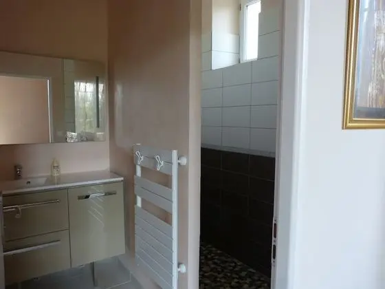 Luxury Tek Büyük Yataklı Oda, Banyolu/Duşlu, Bahçe Manzaralı (Charleston)