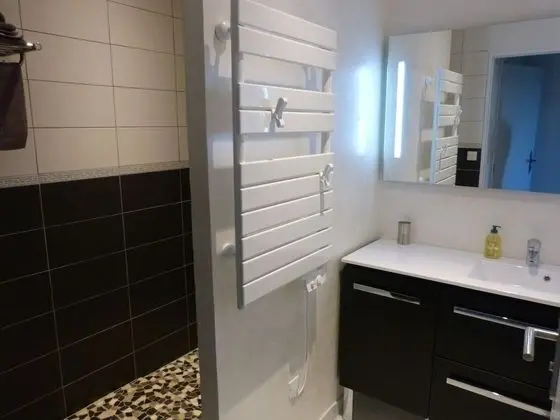 Luxury Tek Büyük Yataklı Oda, Banyolu/Duşlu, Bahçe Manzaralı (et Estuaire - Le blanc)