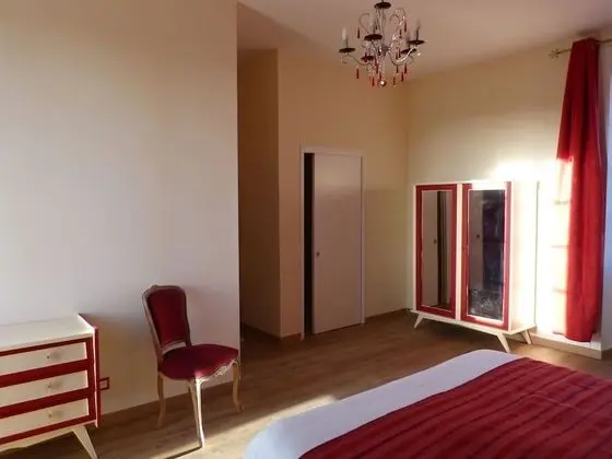 Luxury Tek Büyük Yataklı Oda, Banyolu/Duşlu (Vue sur vignes - Vanille)