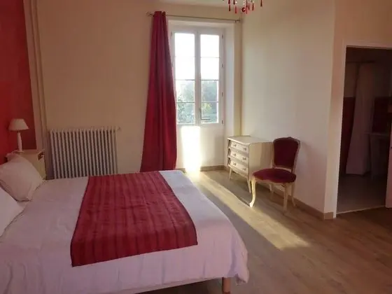 Luxury Tek Büyük Yataklı Oda, Banyolu/Duşlu (Vue sur vignes - Vanille)