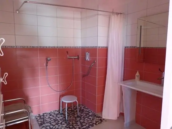 Luxury Tek Büyük Yataklı Oda, Banyolu/Duşlu (Vue sur vignes - Vanille)