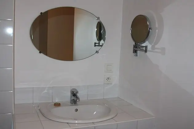 Tek Büyük Yataklı Oda, Banyolu/Duşlu