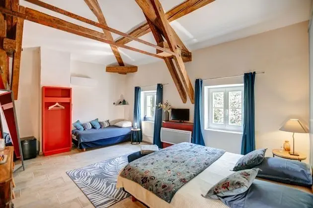 Comfort Üç Kişilik Oda, Park Manzaralı (Chambre des platanes)