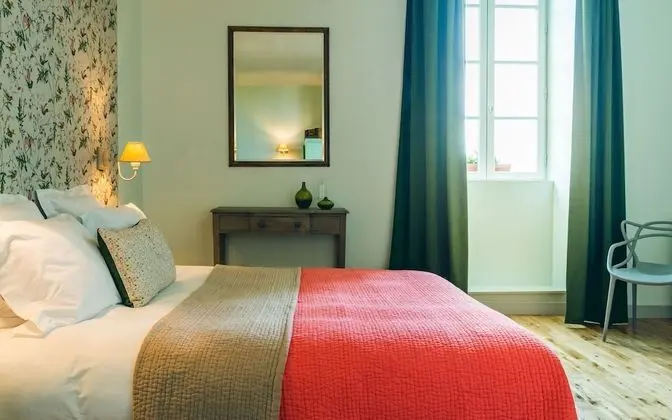 Tek Büyük veya İki Ayrı Yataklı Oda, Özel Banyo (Colibri)