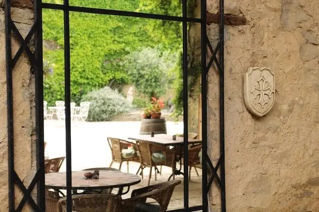 Kır Evi, Üzüm Asması Manzaralı, Avlu