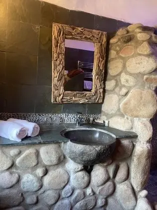 Luxury Tek Büyük Yataklı Oda