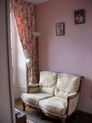 Tek Büyük Yataklı Oda (Pompadour)