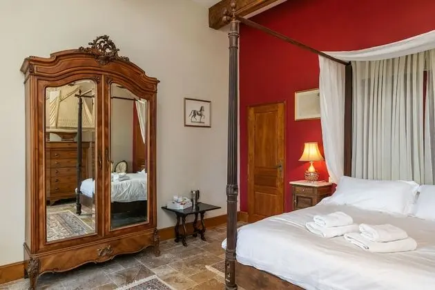 Traditional Tek Büyük Yataklı Oda