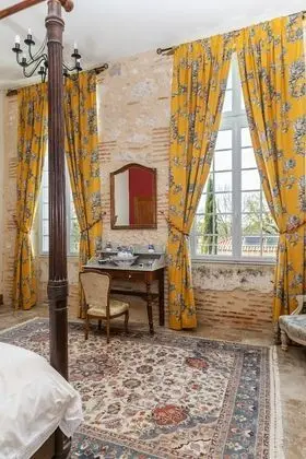 Traditional Tek Büyük Yataklı Oda