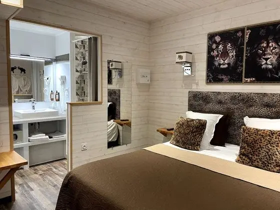 Standard Tek Büyük Yataklı Oda