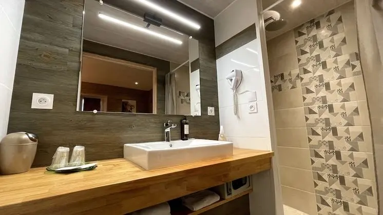 Standard Tek Büyük Yataklı Oda