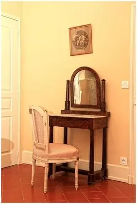 Tek Büyük Yataklı Oda, Tepe Manzaralı (Joséphine)