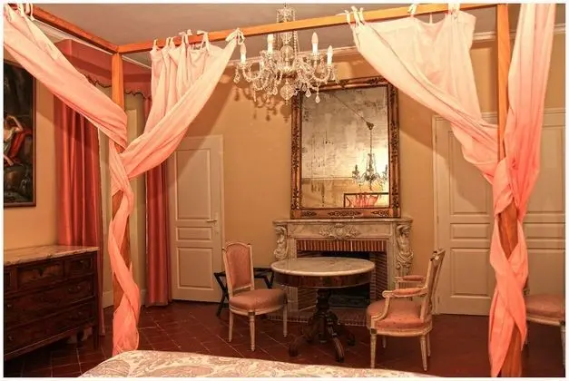 Tek Büyük Yataklı Oda, Tepe Manzaralı (Joséphine)