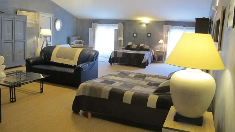 Tek Büyük Yataklı Oda (Picasso)