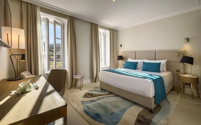 Luxury Tek Büyük Yataklı Oda