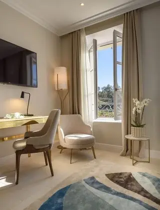 Luxury Tek Büyük Yataklı Oda