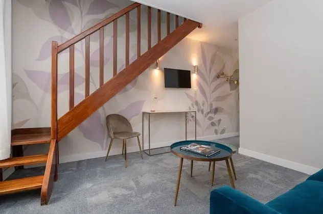 Dubleks (Outbuildings)