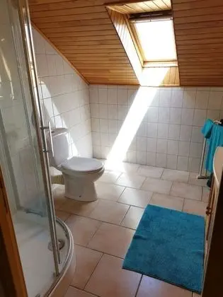 Üç Kişilik Oda (Jaune)