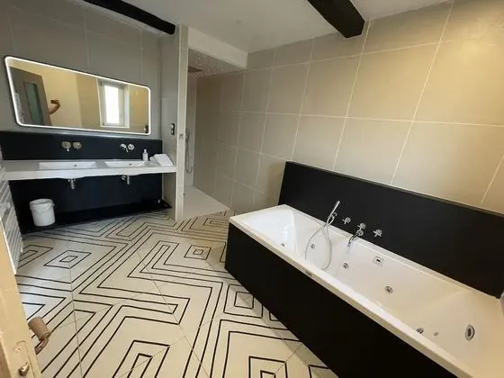 Süit, Banyolu/Duşlu, Avlu Manzaralı (Grande Suite)