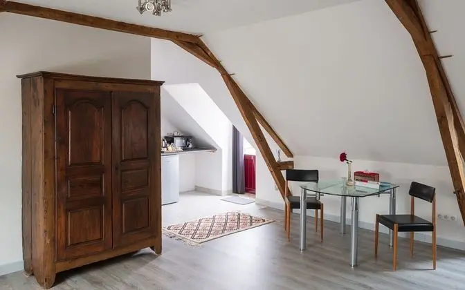Tek Büyük Yataklı Oda, Banyolu/Duşlu (Chambre Lucy)