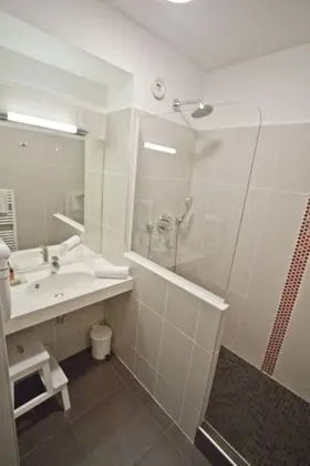 Standard Tek Büyük veya İki Ayrı Yataklı Oda