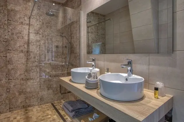 Tek Büyük Yataklı Oda (La Roque Gageac)