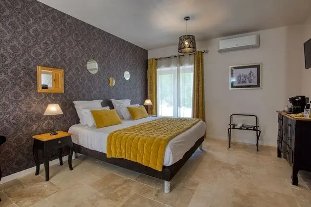 Tek Büyük Yataklı Oda (Les Milandes)