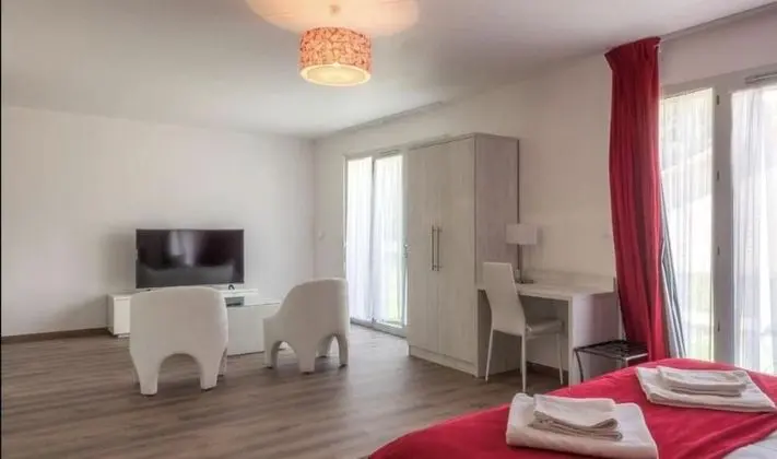 Süit, Sıcak Su Havuzu