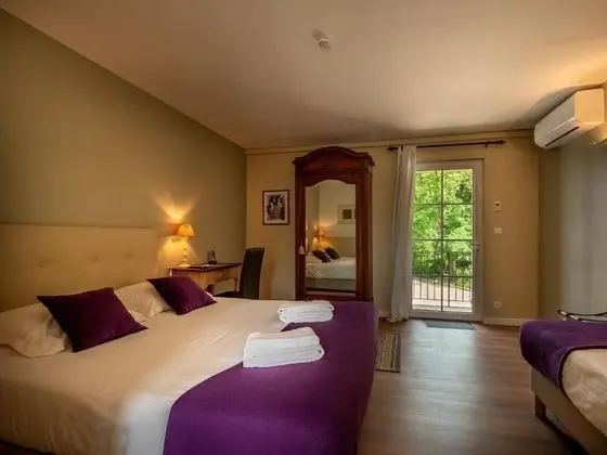 Superior Tek Büyük veya İki Ayrı Yataklı Oda, Bahçeli