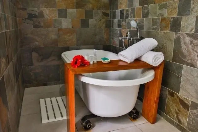 Deluxe Tek Büyük Yataklı Oda, Deniz Manzaralı