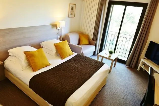 Classic Tek Büyük Yataklı Oda