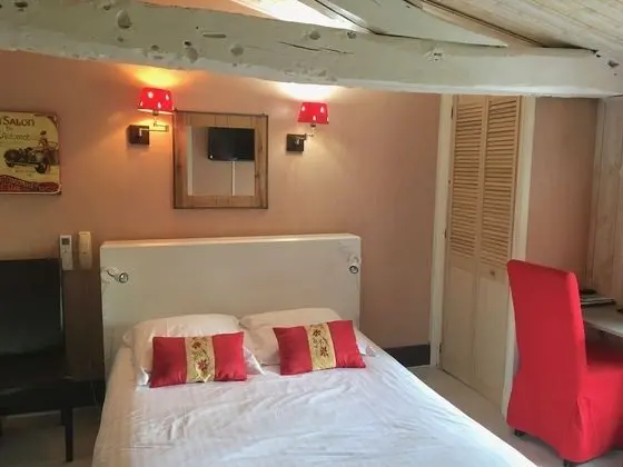 Standard Tek Büyük Yataklı Oda