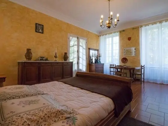 Premium Tek Büyük Yataklı Oda, Banyolu/Duşlu (1)